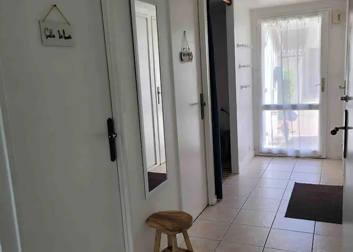 בית נופש Maison Dans Avec Piscine Et Tennis *