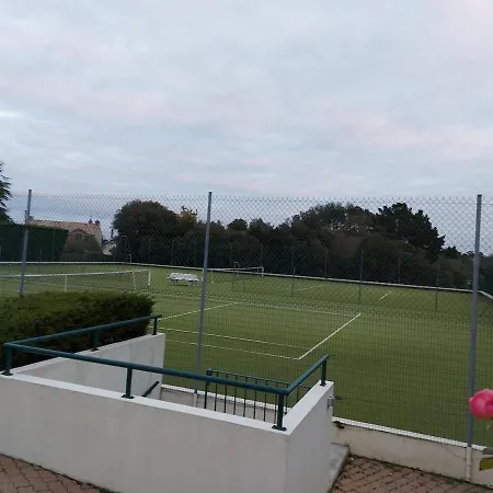 Maison Dans Avec Piscine Et Tennis * פורניק