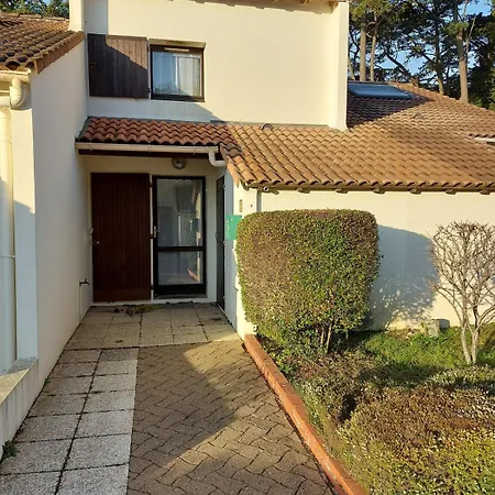 Maison Dans Avec Piscine Et Tennis