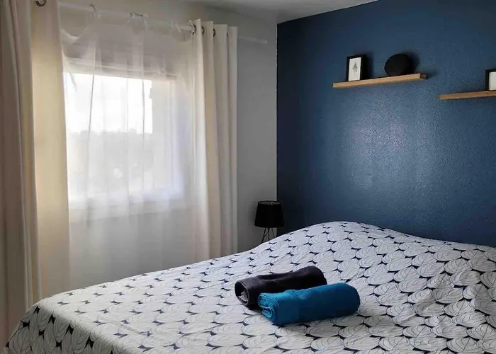 بيت للعطل Maison Dans Avec Piscine Et Tennis بورنيك