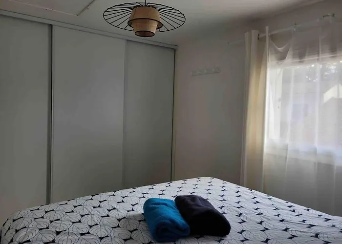 Maison Dans Avec Piscine Et Tennis