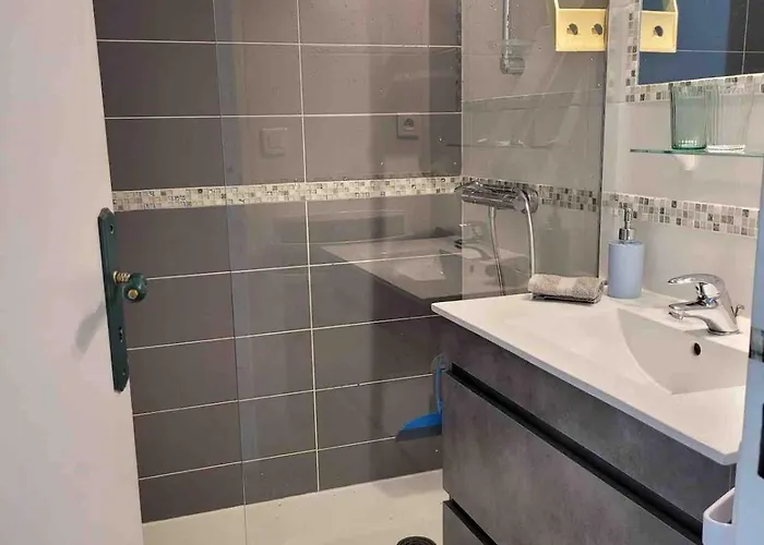 بيت للعطل Maison Dans Avec Piscine Et Tennis