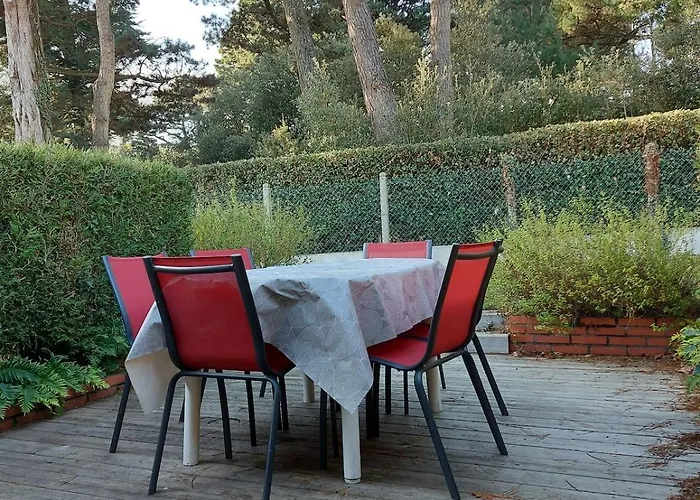 Casa de Férias Maison Dans Avec Piscine Et Tennis *